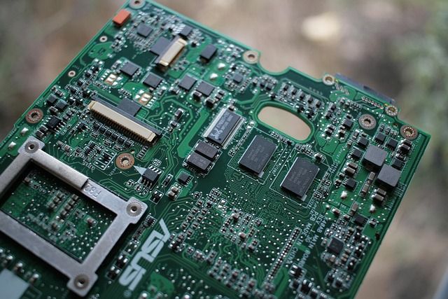 利用電場效應控制離子流的新型冷卻技術　可望應用於半導體晶片局部冷卻